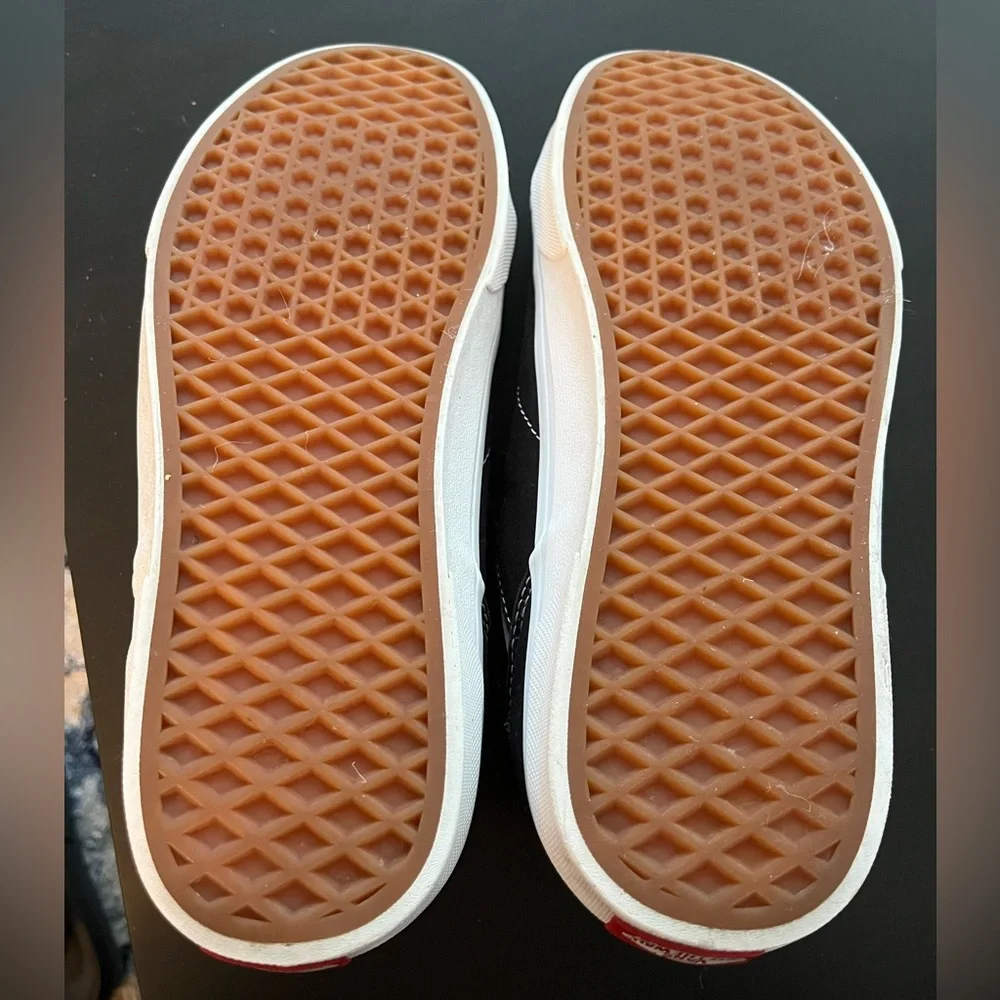 Vans - Picture 9 of 9